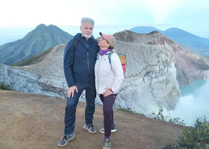Nio Homestay And Tour